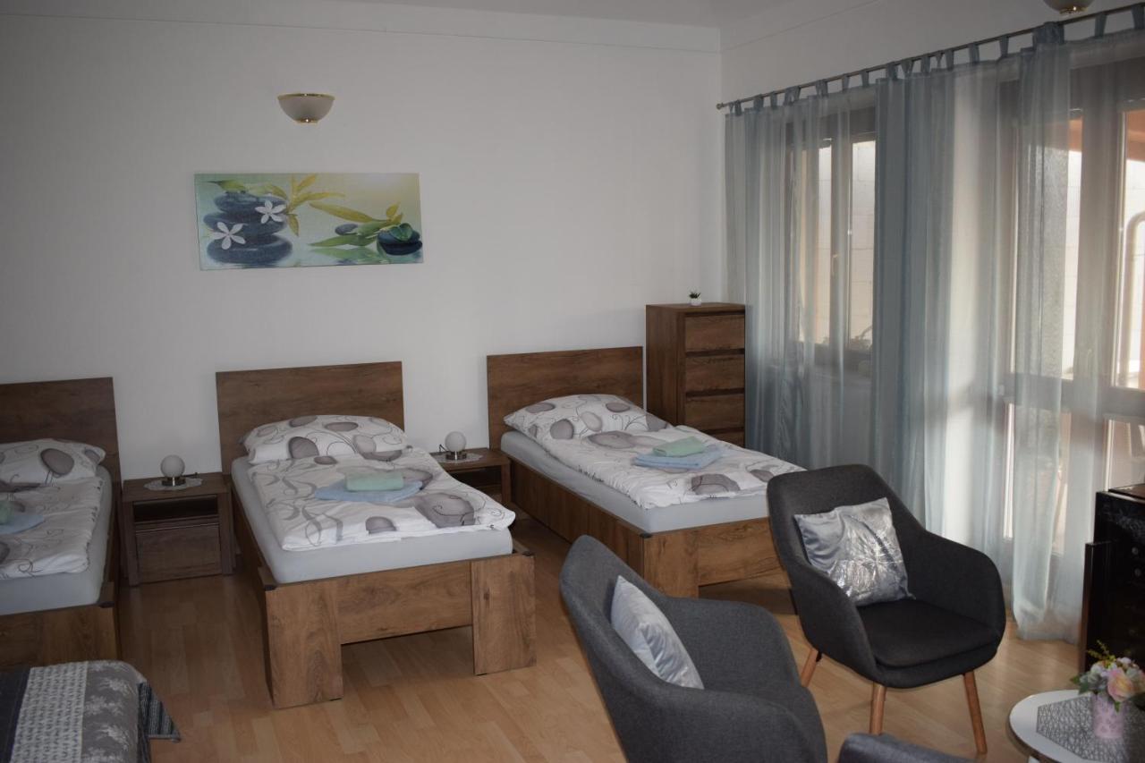 Bile Domky Apartment Lednice Bagian luar foto