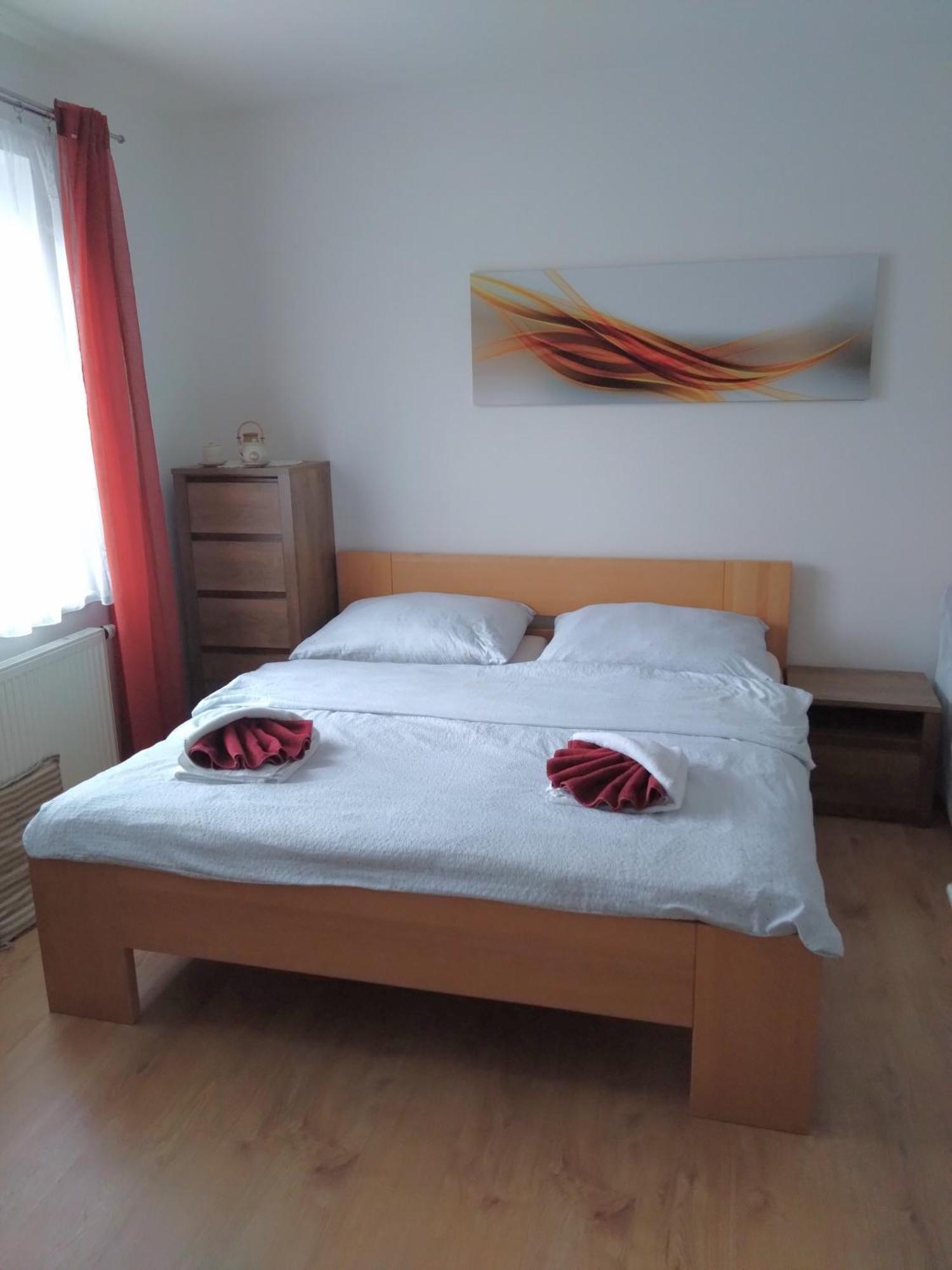 Bile Domky Apartment Lednice Bagian luar foto
