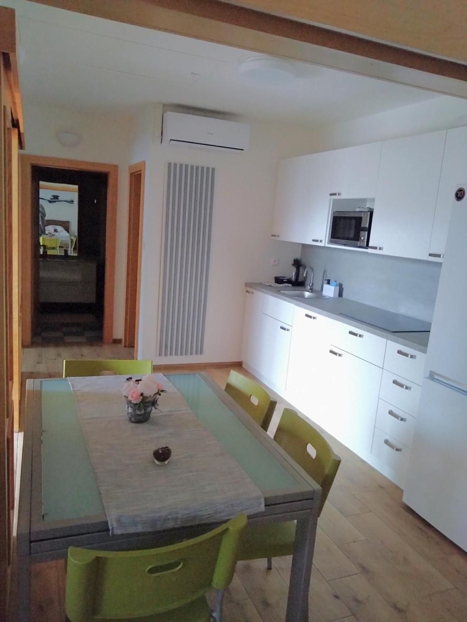Bile Domky Apartment Lednice Bagian luar foto