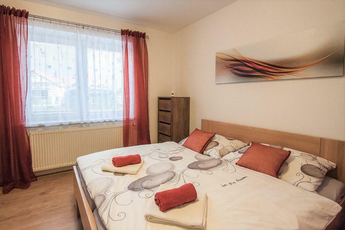 Bile Domky Apartment Lednice Bagian luar foto