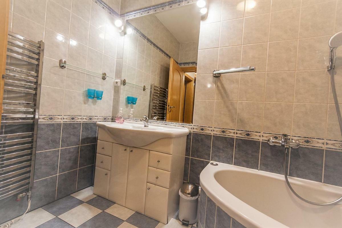 Bile Domky Apartment Lednice Bagian luar foto